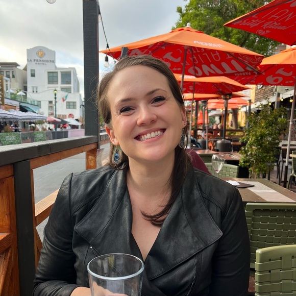 Profile Picture of Dea Rubner (@dearubner) on Poshmark