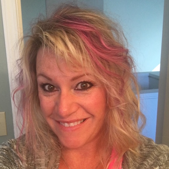 Profile Picture of Joy-marie Jalbert (@joyryd1) on Poshmark