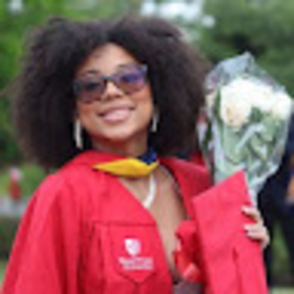 Profile Picture of Stephanie Franco (@stoofstoof) on Poshmark