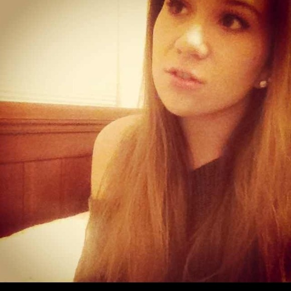 Profile Picture of Marilyn Ipema (@marilynipema) on Poshmark