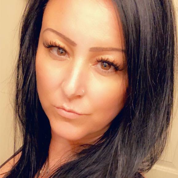 Profile Picture of Rachel Treece (@itsrach3933) on Poshmark