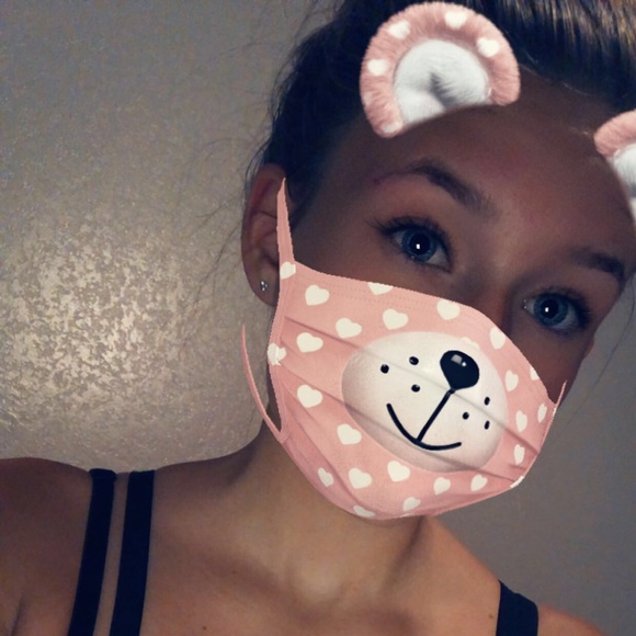 Profile Picture of Allie Kreuzer (@alliekreuzer) on Poshmark