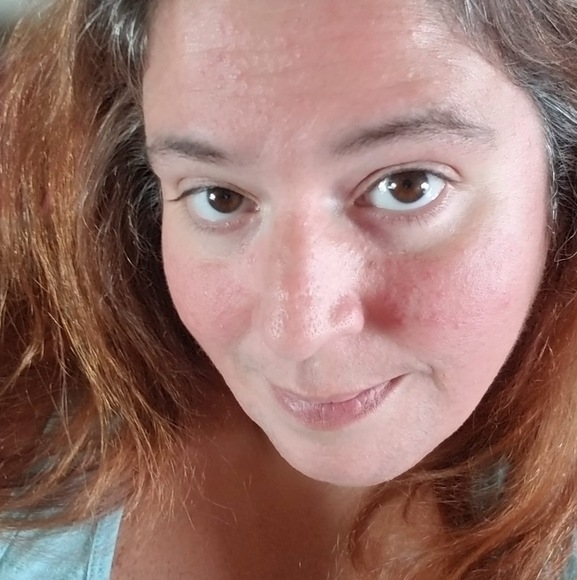 Profile Picture of Lisa Hefele (@lisahefele) on Poshmark