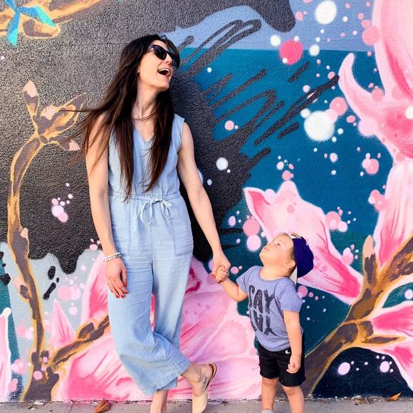 Profile Picture of Amanda Perrin (@akperrin) on Poshmark