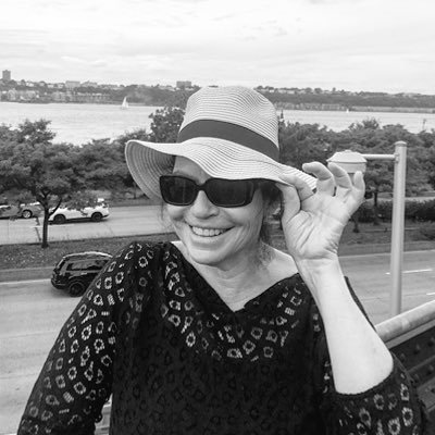 Profile Picture of Elizabeth Weiner (@weinerama) on Twitter