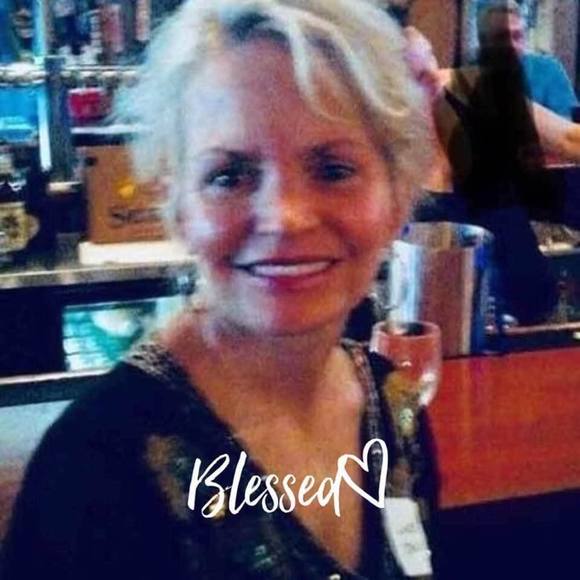 Linda Statham - Poshmark Profile Picture of Linda Statham (@lindastatham) on Poshmark