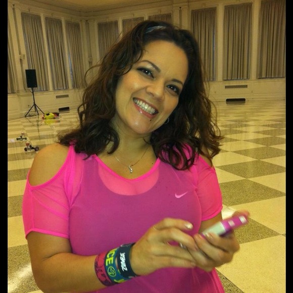 Profile Picture of Maria Basaldua (@mariaknows) on Poshmark