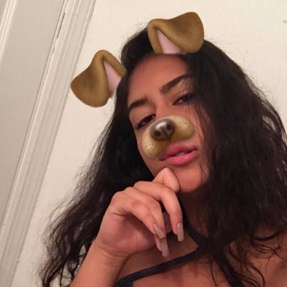 Profile Picture of Emily Alvarez (@emsxx16) on Poshmark