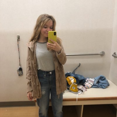 Profile Picture of Ariel Hughes (@ariellhughes) on Twitter