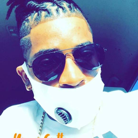 Profile Picture of Antonio Graham (@antoniograham) on Poshmark