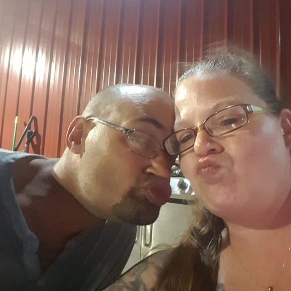 Profile Picture of Meredith Maves (@meredith1980) on Poshmark