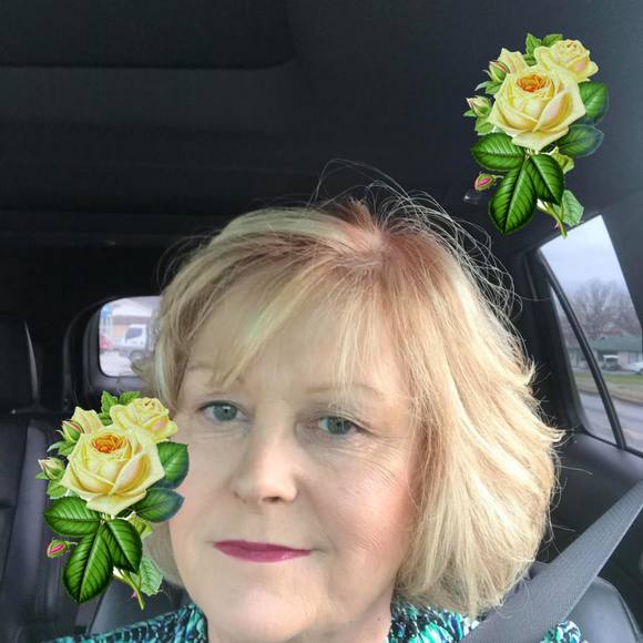 Profile Picture of Robin Siegwald (@8944rs) on Poshmark