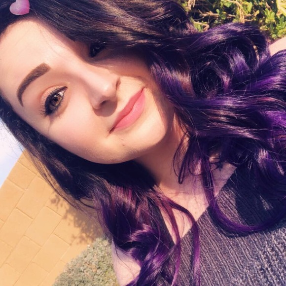 Profile Picture of Alison Casey (@acasey126) on Poshmark