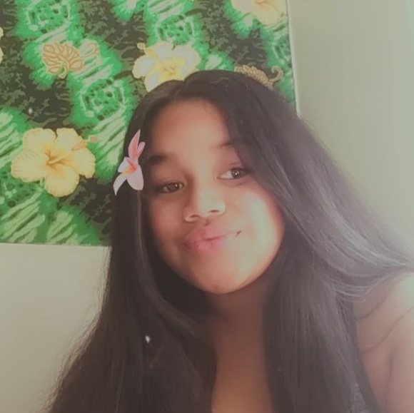 Profile Picture of Jayreen Kinter (@3609366044) on Poshmark