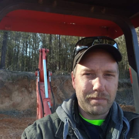 Profile Picture of Robert Matteson (@matteson317) on Poshmark