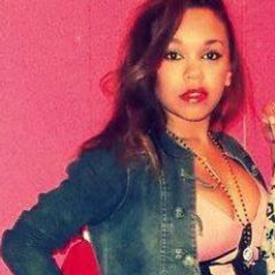 Profile Picture of Shelly Souza (@shellydosamba) on Twitter