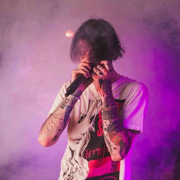 Profile Picture of Kendra Carfley (@kendracarfley) on Poshmark