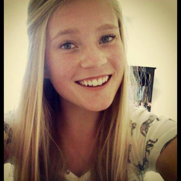 Profile Picture of Erica Nesheim (@ericaaaaaa) on Poshmark