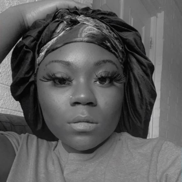 Domo Dastallion - Poshmark Profile Picture of Domo Dastallion (@domodastallion) on Poshmark