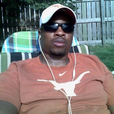 Profile Picture of Raymond Whitfield (@Raymond23215) on Twitter