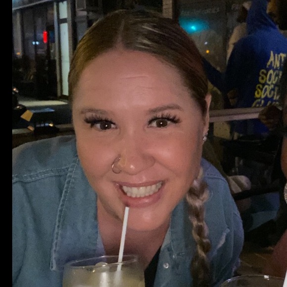 Profile Picture of Stacey Mcgrath (@staceymcgrath84) on Poshmark