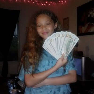 Profile Picture of Chari Carter (@luvmeforever215) on Twitter