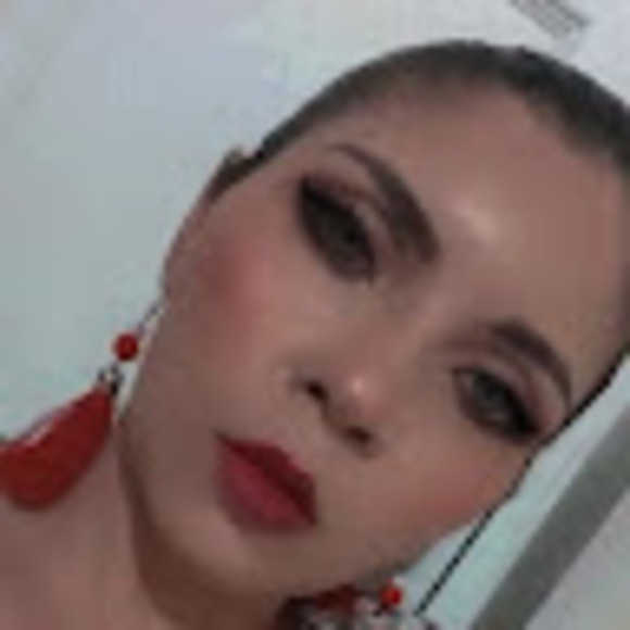 Profile Picture of Iris margarita Caballero portillo (@domaless0613) on Poshmark