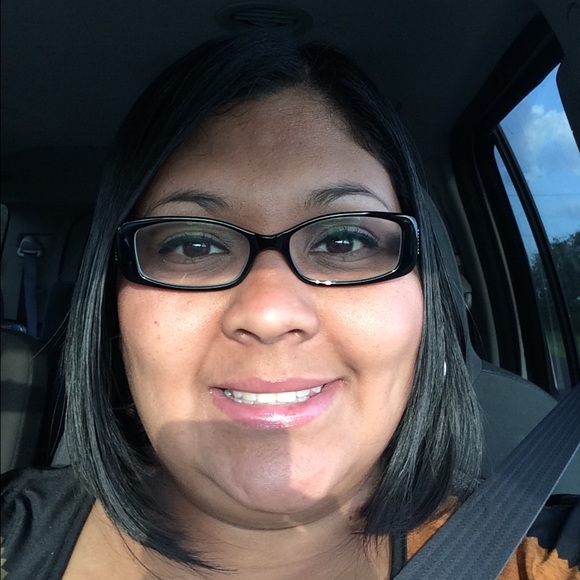 Profile Picture of Elisa Inguanzo (@einguanzo) on Poshmark