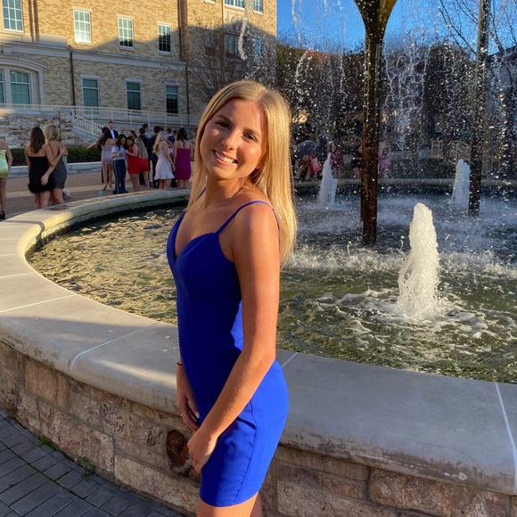 Profile Picture of Samantha Behle (@sbehle) on Poshmark