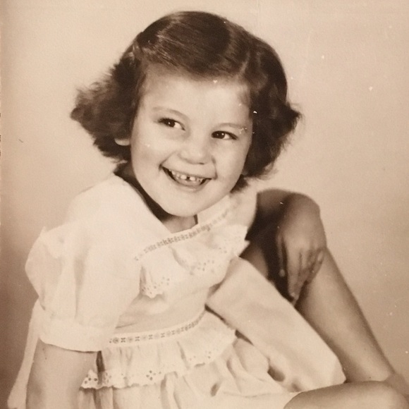 Profile Picture of Ellen Bielan (@grandhighlands) on Poshmark