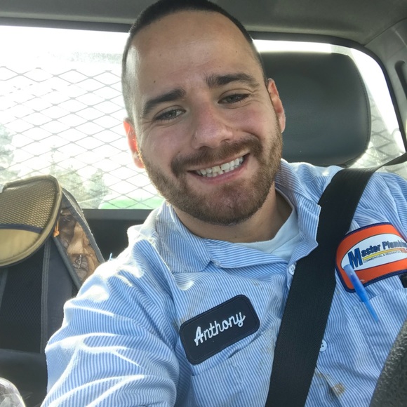 Profile Picture of Anthony Ureno (@urenoant) on Poshmark