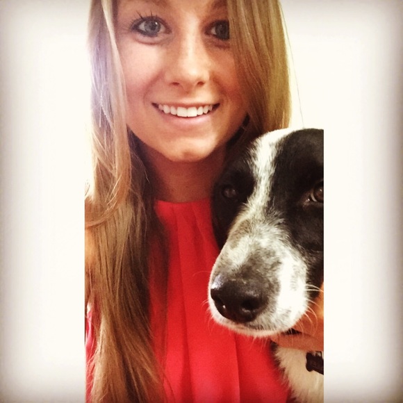 Profile Picture of Kayla Svee (@ksvee14) on Poshmark