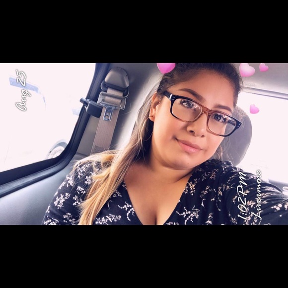 Profile Picture of Ruby Olivares (@rubyolivares) on Poshmark
