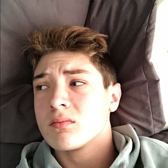 Profile Picture of Zander Staba (@zanderstaba1242) on Poshmark