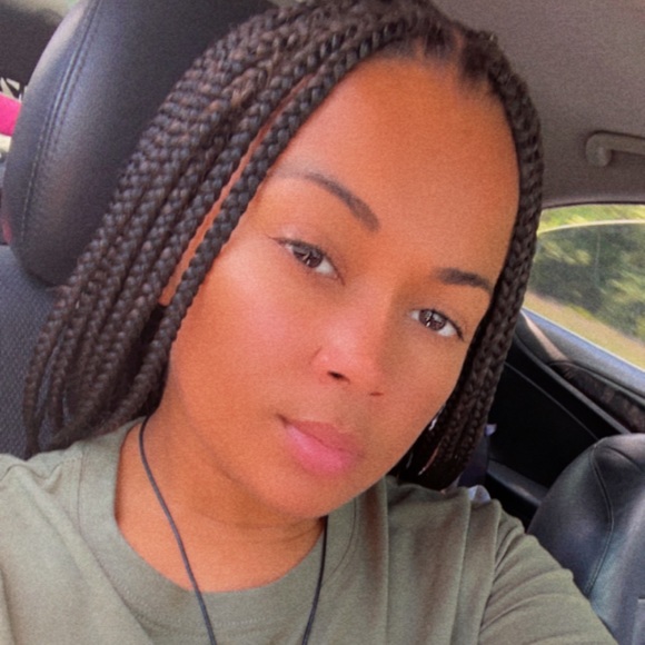 Profile Picture of Alexis Clanton (@alexisclanto127) on Poshmark