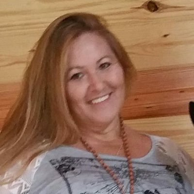 Profile Picture of Dolly Fields (@dolly_fields) on Twitter