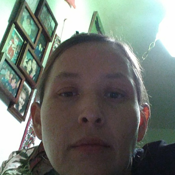 Profile Picture of Wendelyn Archambeau (@warchambeau) on Poshmark