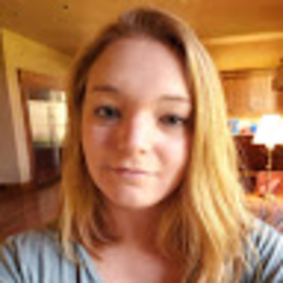 Profile Picture of Amy Hull (@amyhull540) on Poshmark