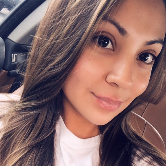 Profile Picture of Nancy Andersen (@nandersen92) on Poshmark