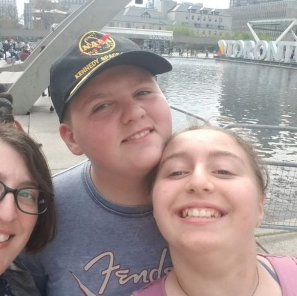 Profile Picture of Nadia Moroney (@nadiamoroney) on Poshmark