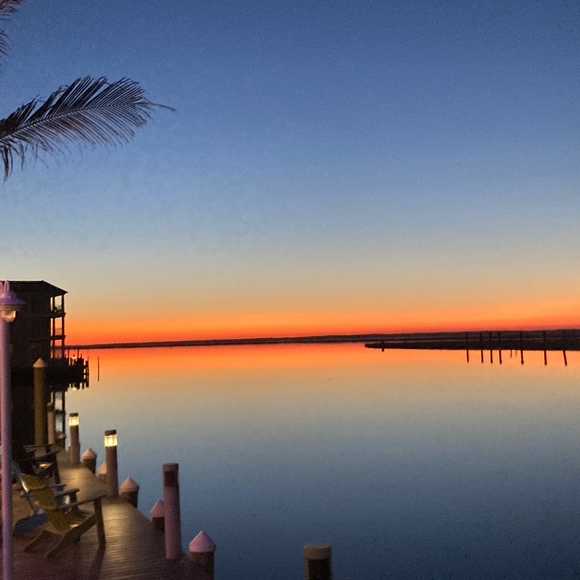 Zoë Skillington - Poshmark Profile Picture of Zoë Skillington (@zskillington) on Poshmark