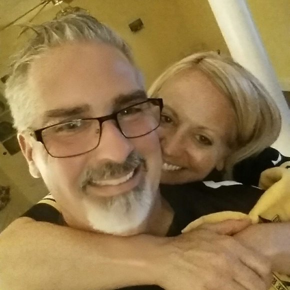 Profile Picture of Scottanddee Hunker (@deehunker) on Poshmark