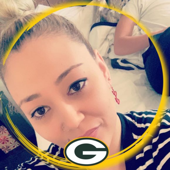 Profile Picture of Whitney Agee (@whitneya16) on Poshmark