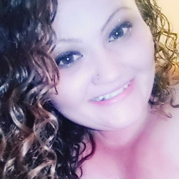 Profile Picture of Crystal Belcher (@singlemomma0962) on Poshmark