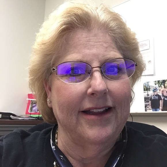Profile Picture of Karen Skillman (@skillmn9) on Poshmark