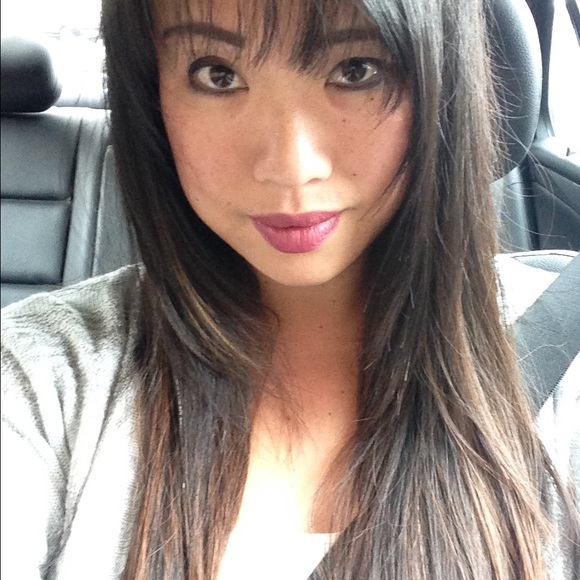 Profile Picture of Rebecca Lam (@sweetapples918) on Poshmark