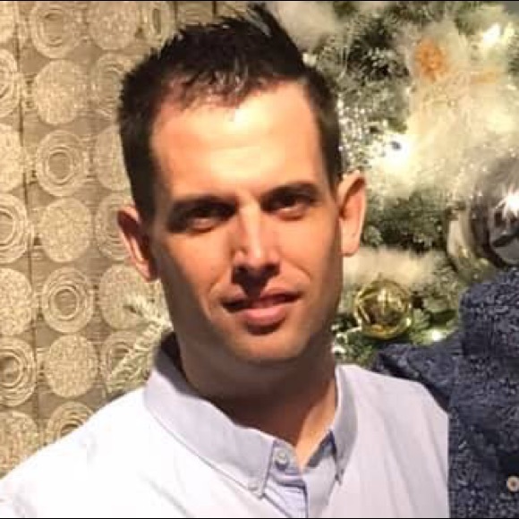 Profile Picture of Andre Theriault (@roots78) on Poshmark