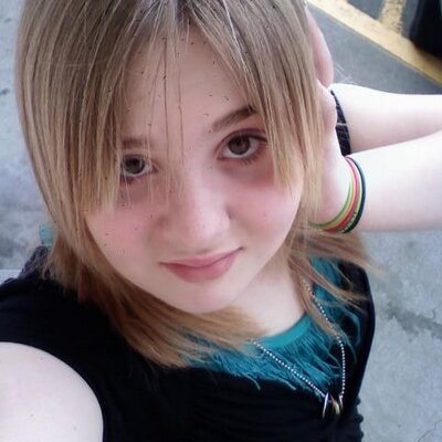 Profile Picture of Brandi Shelley (@@PeeNuht) on Twitter