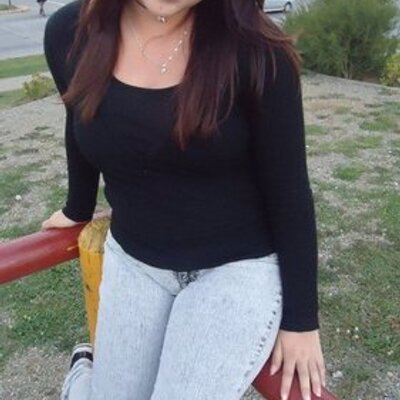 Profile Picture of Aline Alvarez (@alinealvarez1) on Twitter