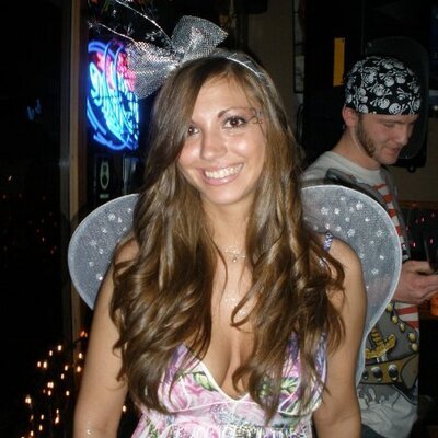 Profile Picture of Amanda Willey (@MsNerdyAmanda) on Twitter